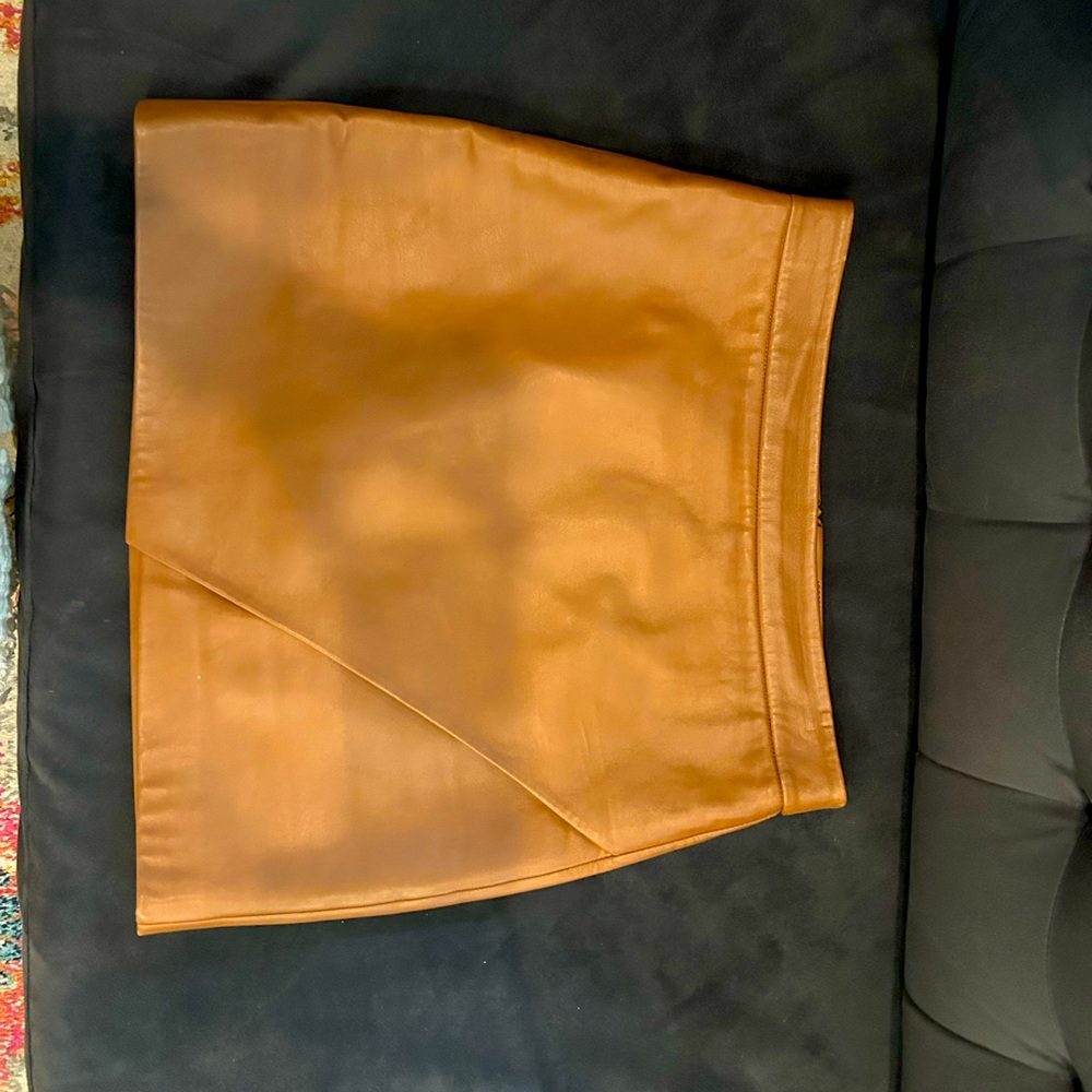 Lamb skin leather mini skirt. - Picture 2 of 7